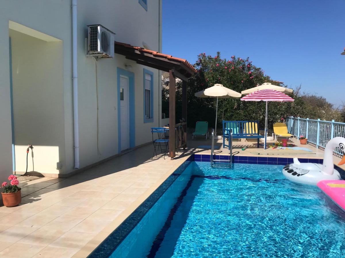 Breathtaking Sea And Mountain Views With Private Pool, Peace Full Relaxing With Wifi Near Shops And Restaurants Willa