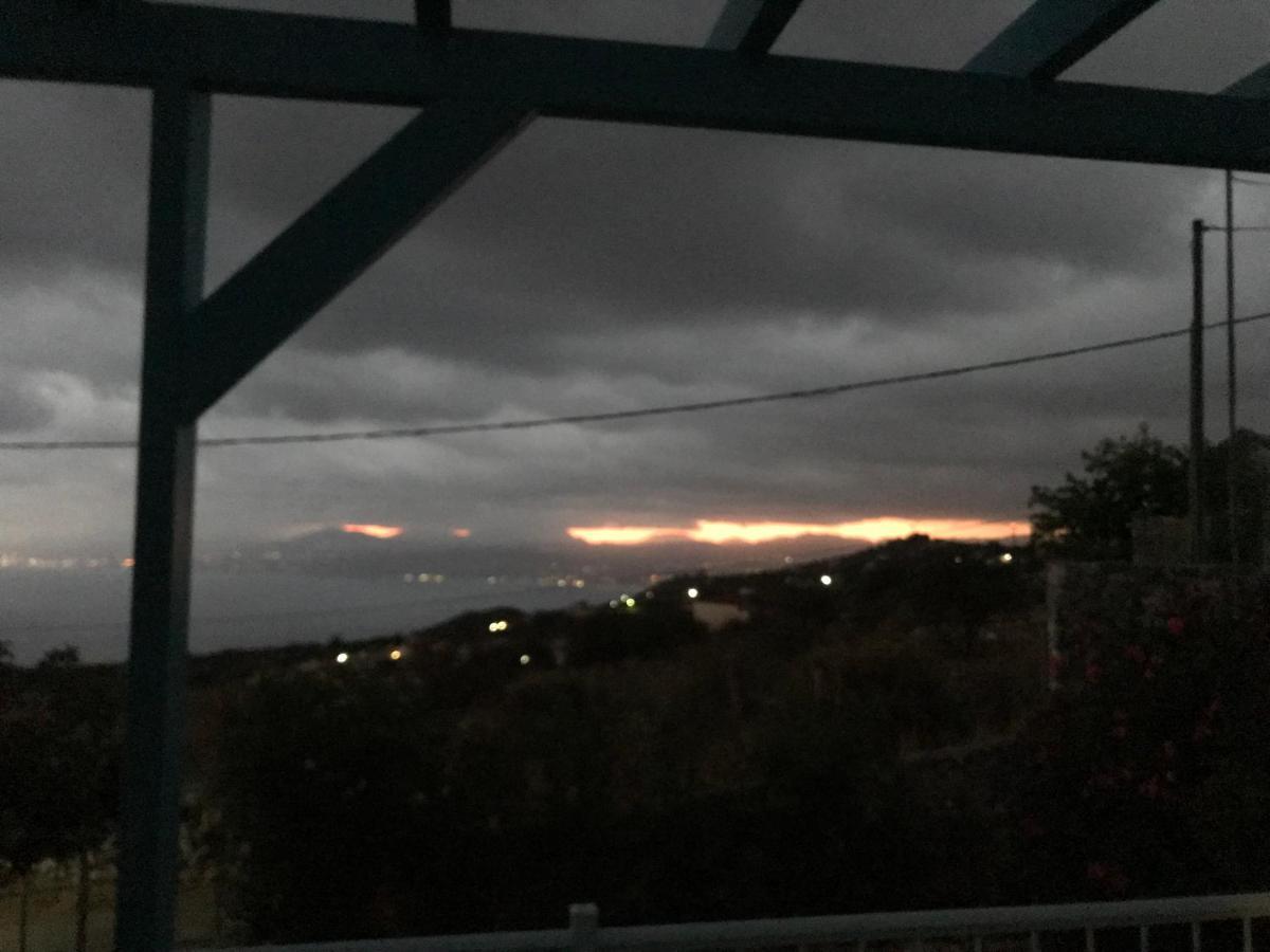 Breathtaking Sea And Mountain Views With Private Pool, Peace Full Relaxing With Wifi Near Shops And Restaurants Willa Chania (Crete)