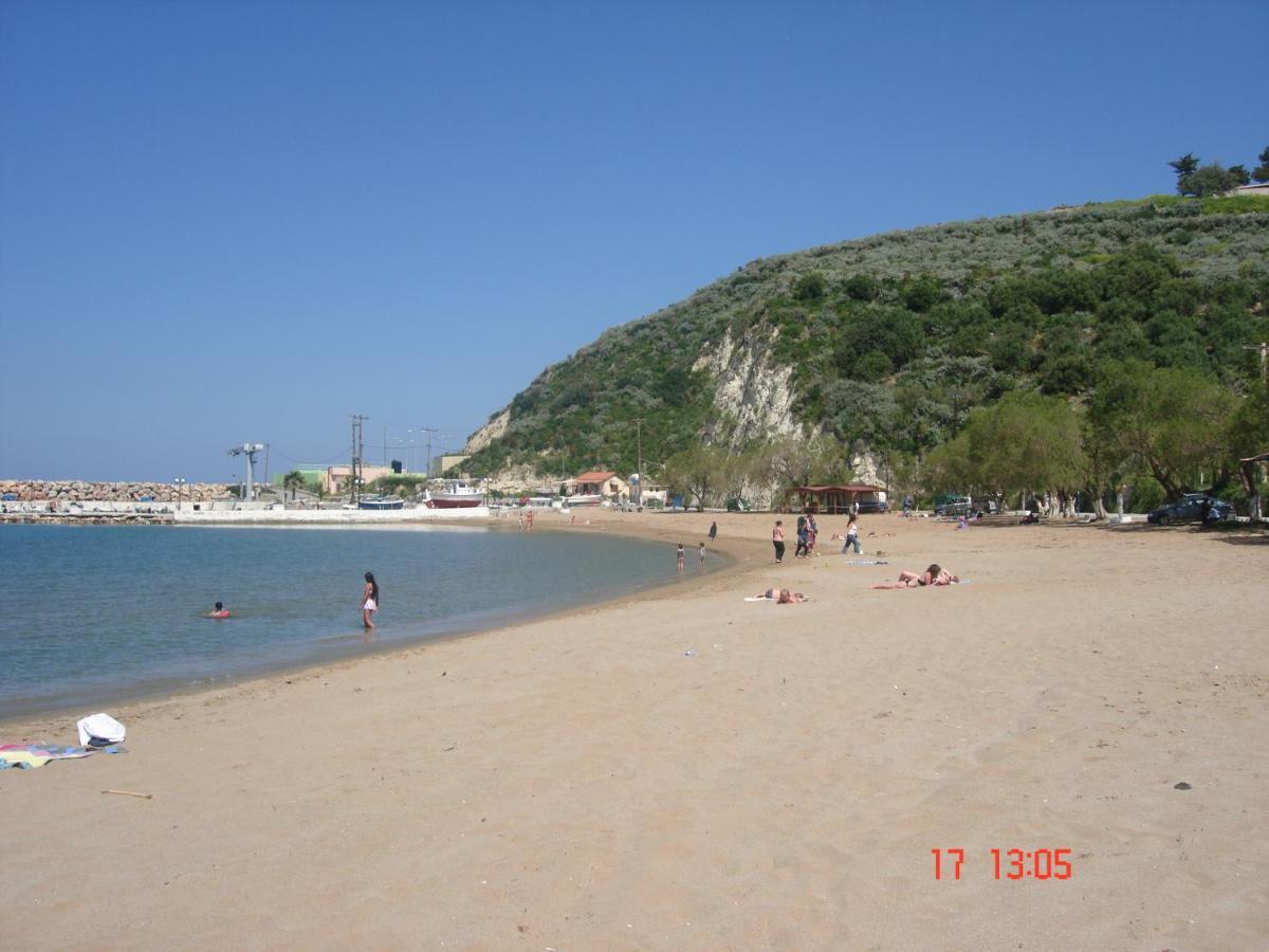 Breathtaking Sea And Mountain Views With Private Pool, Peace Full Relaxing With Wifi Near Shops And Restaurants